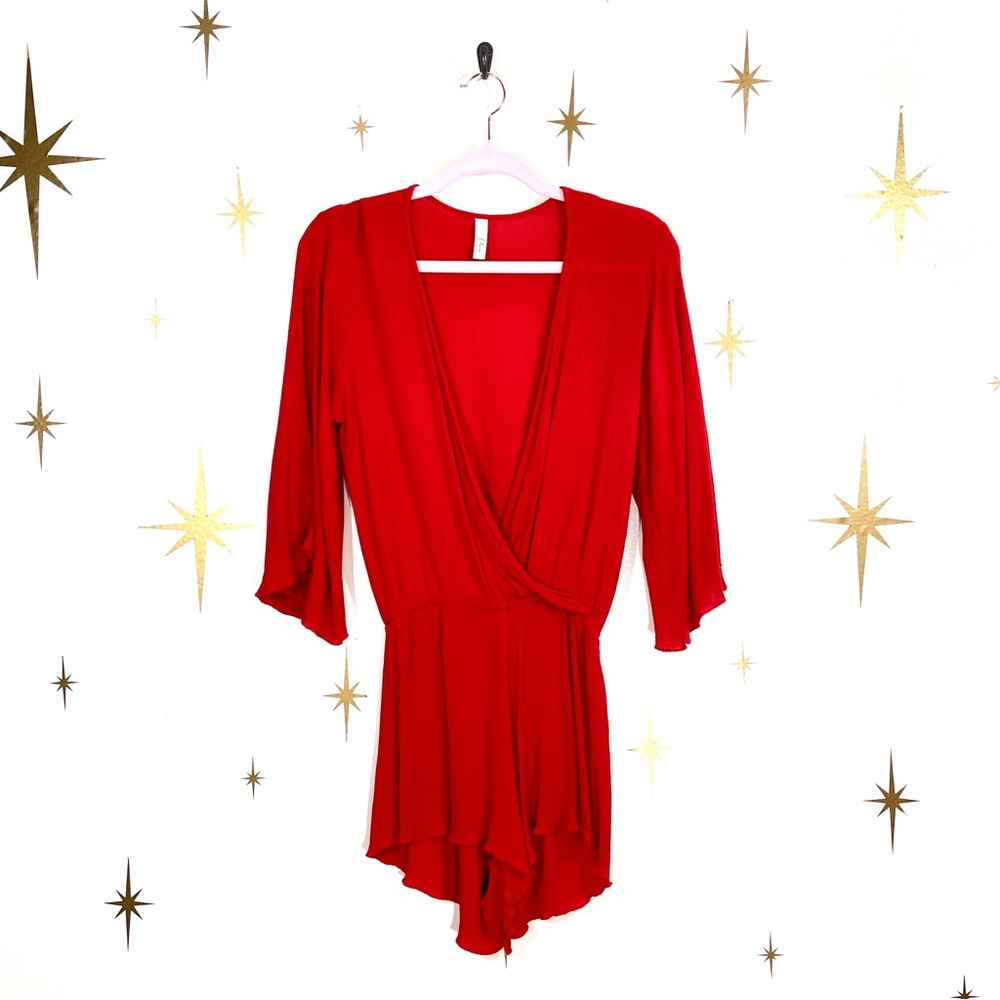 Elan red surplice v-neck cover up gauzy shorts romper M #1070